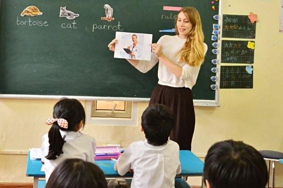 [여기는 베트남] '귀한 몸' 원어민 영어강사...