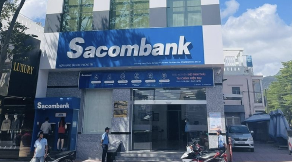 12일(현지시간) '디지털' 전환으로 올해 은행권의 대규모 감원이 이어진 것으로 드러났다.이번에 1,350명이 넘게 감원한 Sacom뱅크 한 지점의 모습. / 사진: Dantri