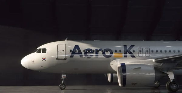 에어로 K 항공기의 모습.지난 14일 청주-나트랑을 잇는 정기 노선을 신규 취항을 공식화 했다.이번 노선은 청주국제공항에서 출발하는 유일한 나트랑 직항편으로 "중부.대전권 여행객들의 이동 편의성이 크게 개선될 전망이다" 라는 평가가 나오고 있다.  / 사진: aivivu